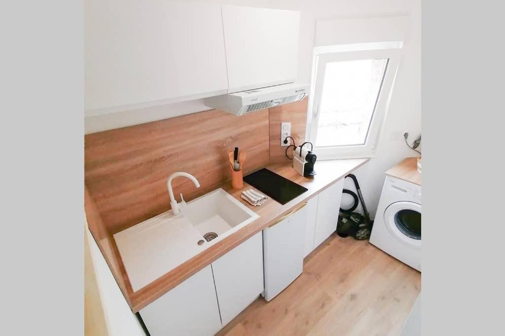 Apartament Le Cocoon / Proche Gare / Netflix Sens Zewnętrze zdjęcie