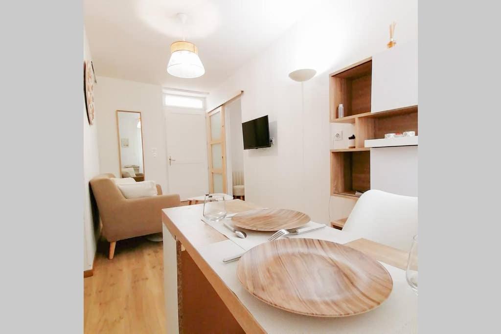 Apartament Le Cocoon / Proche Gare / Netflix Sens Zewnętrze zdjęcie